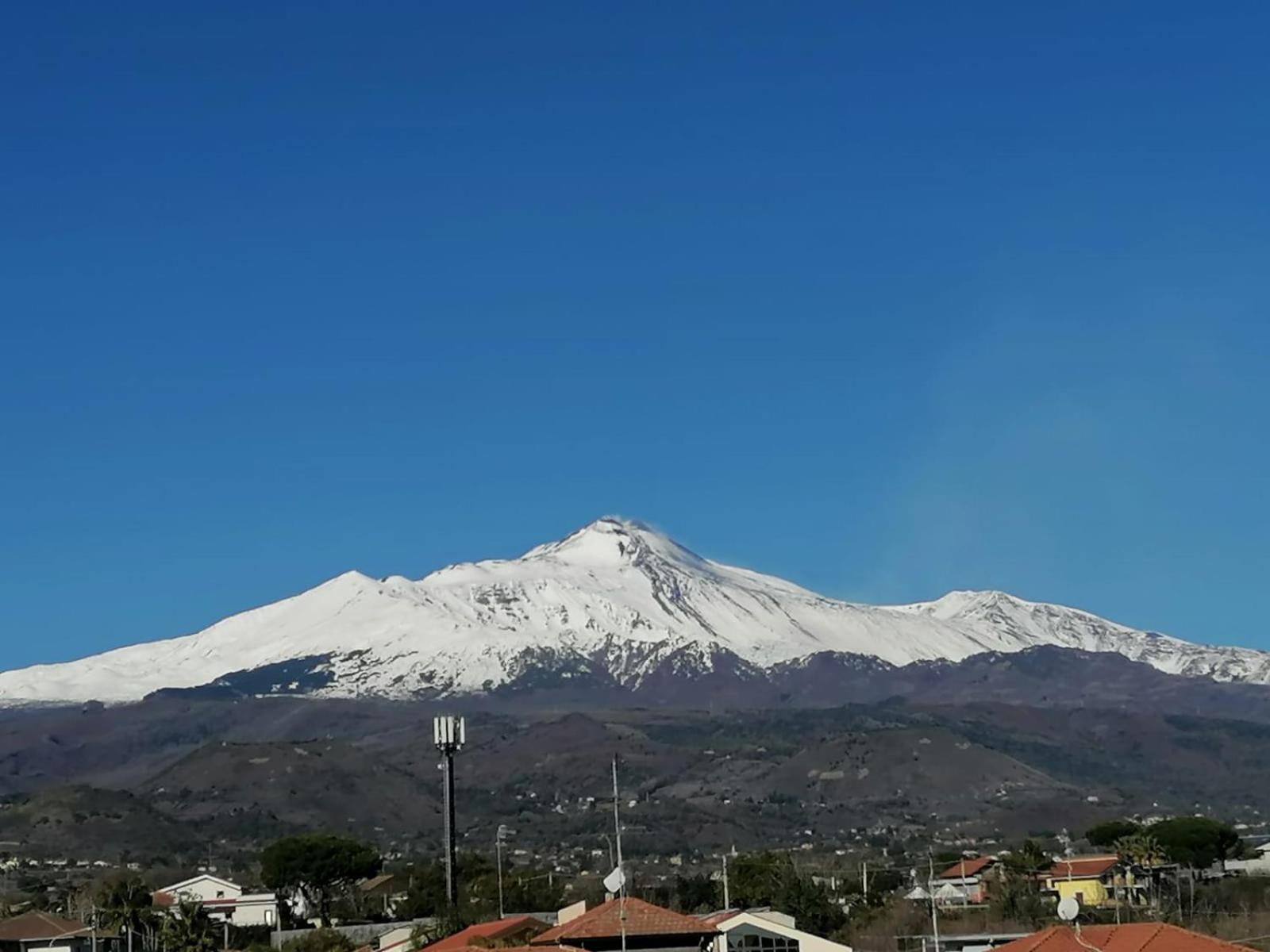 Il Sole Dell'Etna Apartment Aci SantʼAntonio Exterior foto
